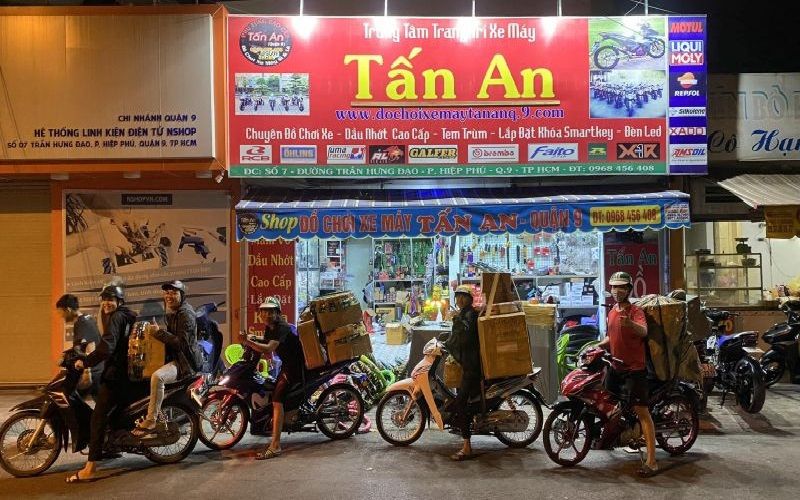 cửa hàng phụ kiện xe máy Tấn An