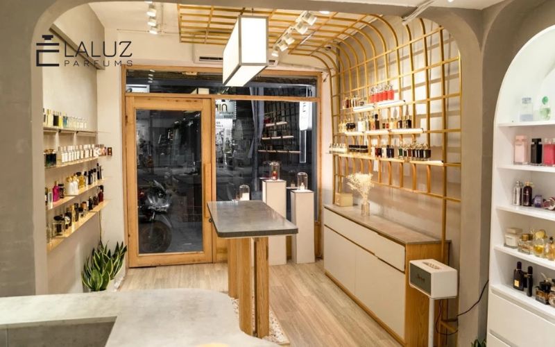 địa chỉ mua nước hoa chính hãng LALUZ